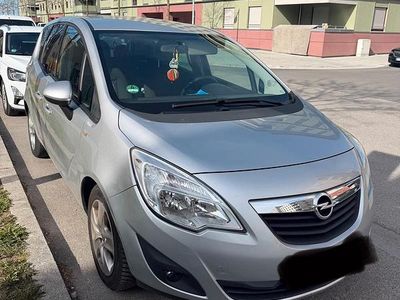 Gebraucht Opel Meriva 101 PS (74 kW) 2011 Silber Van / Kleinbus