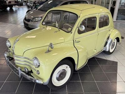 Gelb Gebraucht 1960 Renault 4CV Kleinwagen | 27.900 €