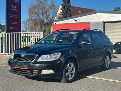 Schwarz Gebraucht 2013 Skoda Octavia Kombi | 6.790 € (Superpreis)