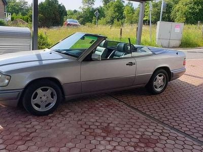 Gebraucht Mercedes E220 AMG 150 PS (110 kW) 1994 Silber Cabrio