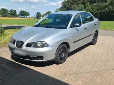 Gebraucht Seat Cordoba 75 PS (55 kW) 2002 Grau Limousine