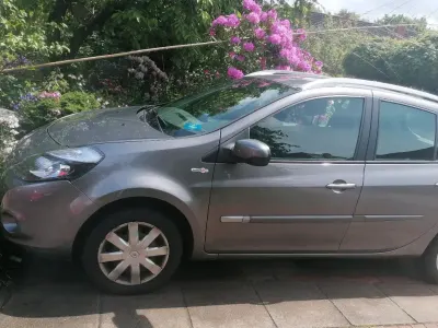 Gebraucht Renault Clio 76 PS (55 kW) 2012 Silber Kombi