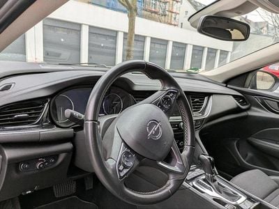 Second-hand Opel Insignia 136 CP (100 kW) 2019 Argintiu Break