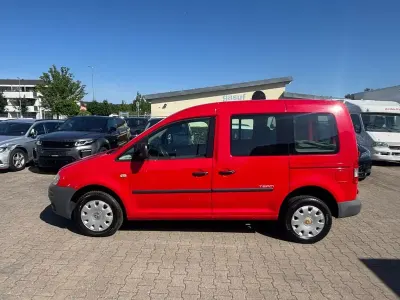 Gebraucht VW Caddy Team 105 PS (77 kW) 2010 Rot Van / Kleinbus