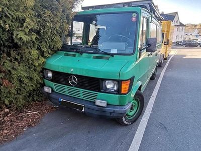 Usado Mercedes T1 110 HP (80 kW) 1994 Verde Van