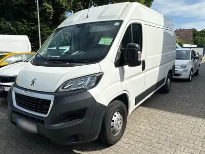 Gebraucht Peugeot Boxer 131 PS (96 kW) 2018 Weiß Van