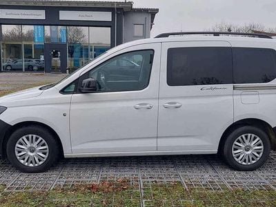 Gebraucht VW Caddy California 102 PS (75 kW) 2023 Candyweiß Van / Kleinbus