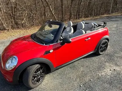 Käytetty Mini Cooper Cabriolet 122 HP (89 kW) 2011 Punainen Avoauto