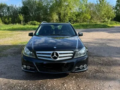 Gebraucht Mercedes C200 Avantgarde 136 PS (100 kW) 2012 Schwarz Kombi