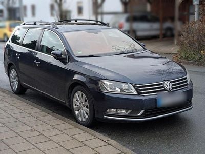 Gebraucht VW Passat 140 PS (102 kW) 2012 Blau Kombi