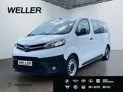 Gebraucht Toyota Proace Verso Comfort 144 PS (105 kW) 2023 Ice white Kombi
