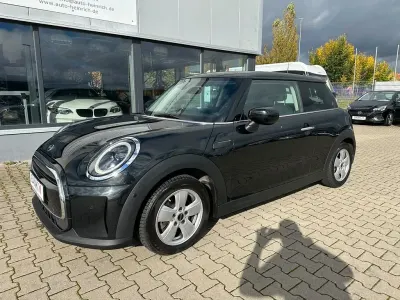 Gebraucht Mini Cooper Essential 136 PS (100 kW) 2023 Schwarz Kleinwagen