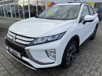 Używany Mitsubishi Eclipse Cross Spirit 163 KM (119 kW) 2020 Biały SUV