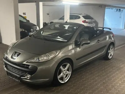 Gebraucht Peugeot 207 CC Roland Garros 150 PS (110 kW) 2009 Grau Cabrio