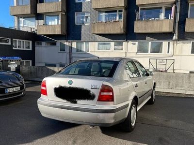 gebraucht Skoda Octavia 1.6L 1.Hand