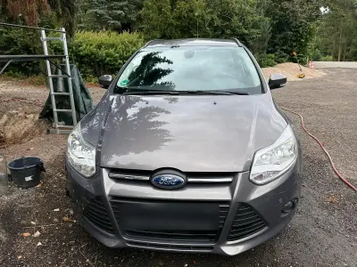Gebraucht Ford Focus 101 PS (74 kW) 2012 Braun Kombi