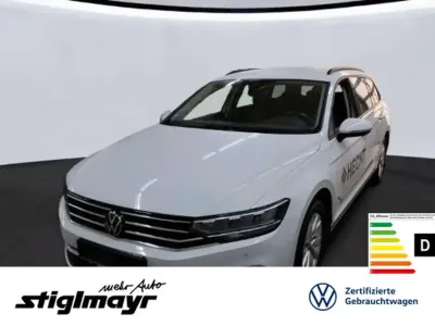 Gebraucht VW Passat 122 PS (89 kW) 2022 Weiß Kombi