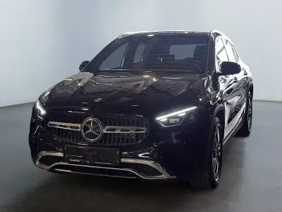 Gebraucht Mercedes GLA200 Progressive 163 PS (119 kW) 2026 Schwarz SUV
