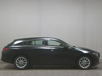 Begagnad Mercedes CLA200 Shooting Brake 150 HK (110 kW) 2022 Svart Kombi