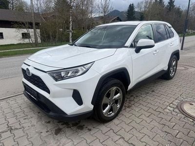 Używany Toyota RAV4 Hybrid Basis 178 KM (130 kW) 2022 Biały SUV