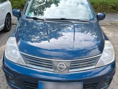 Gebraucht Nissan Tiida 110 PS (80 kW) 2009 Blau Kleinwagen