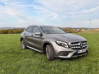 Mercedes GLA220