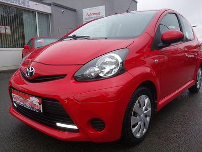 Gebraucht Toyota Aygo Cool 68 PS (50 kW) 2014 Rot Kleinwagen