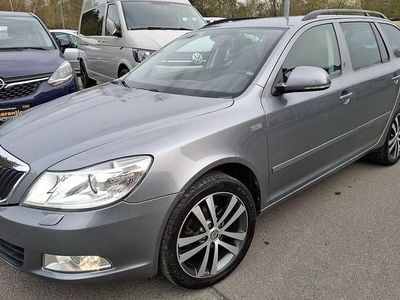 Second-hand Skoda Octavia Family 122 CP (89 kW) 2012 Gri Break