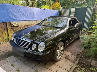 Gebraucht Mercedes CLK230 Elegance 193 PS (141 kW) 2002 Schwarz Cabrio