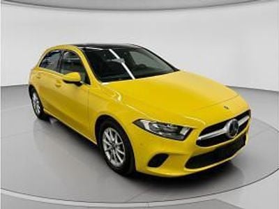 Gebraucht Mercedes A200 Business 150 PS (110 kW) 2022 Gelb (sonnengelb) Limousine