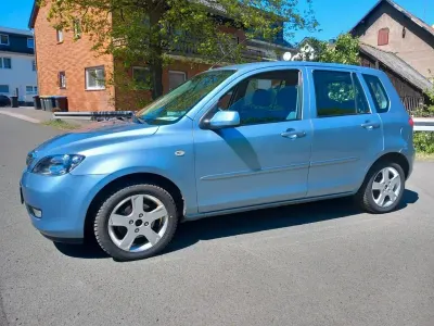 Usata Mazda 2 Active 80 CV (58 kW) 2005 Blu Utilitaria
