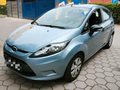 Gebraucht Ford Fiesta 95 PS (69 kW) 2010 Blau Kleinwagen