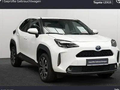 Gebraucht Toyota Yaris Cross Team 116 PS (85 kW) 2022 Weiß SUV