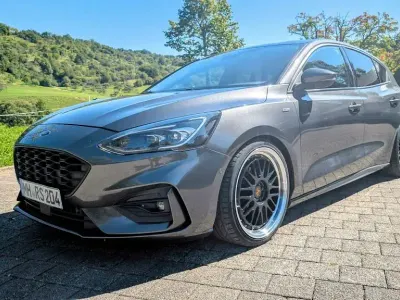 Gebraucht Ford Focus ST-Line 182 PS (133 kW) 2020 Grau Limousine