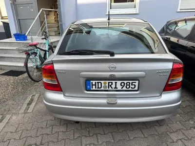 Gebraucht Opel Astra Comfort 101 PS (74 kW) 2000 Silber Limousine