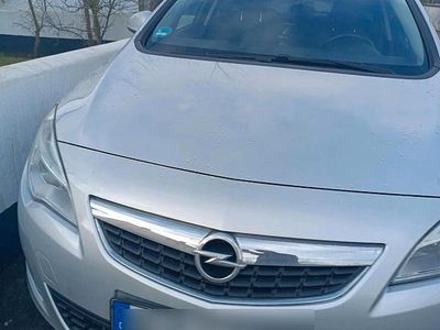 Gebraucht Opel Astra 102 PS (75 kW) 2011 Grau Kombi