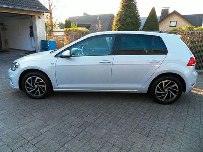 Gebraucht VW Golf VII Join 110 PS (80 kW) 2018 White silver metallic Kleinwagen