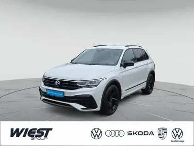 Gebraucht VW Tiguan R-line 245 PS (180 kW) 2022 Oryxweiß perlmutteffekt SUV