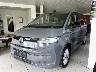 Gebraucht VW Multivan 150 PS (110 kW) 2022 Grau Van / Kleinbus