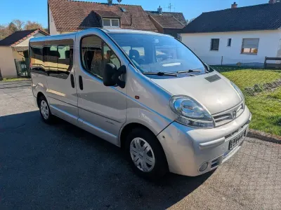 Second-hand Nissan Primastar 135 CP (99 kW) 2004 Argintiu Monovolum