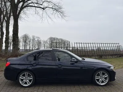 Second-hand BMW 320 Efficient Dynamics 163 CP (119 kW) 2012 Albastru Berlinǎ
