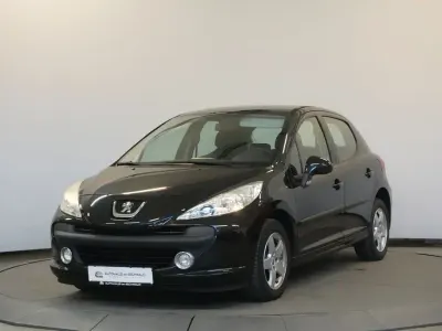 Gebraucht Peugeot 207 Urban Move 95 PS (69 kW) 2009 Schwarz Limousine