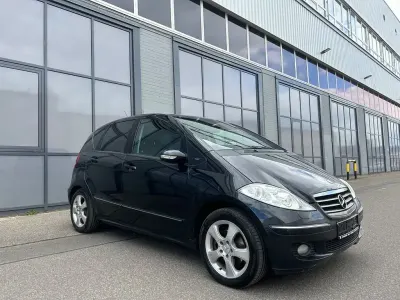 Używany Mercedes A180 109 KM (80 kW) 2007 Czarny Minivan