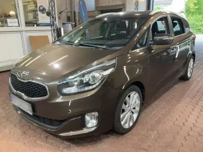 Gebraucht Kia Carens Vision 166 PS (122 kW) 2013 Braun Van / Kleinbus