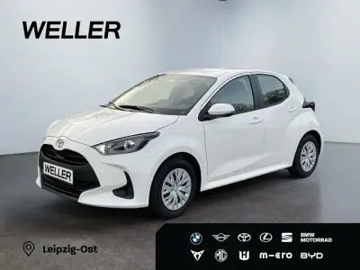 Neu Toyota Yaris Hybrid Comfort 116 PS (85 kW) 2025 Schneeweiß Kleinwagen