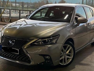 Gebraucht Lexus CT200h 136 PS (100 kW) 2020 Beige Limousine