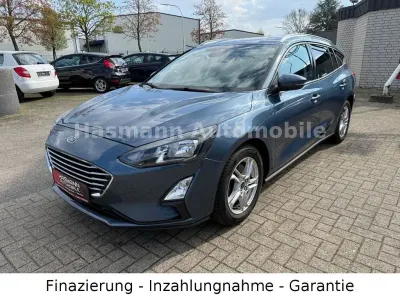 Gebraucht Ford Focus Cool & Connect 95 PS (69 kW) 2019 Blau Limousine