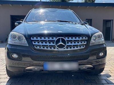 Gebraucht Mercedes ML500 388 PS (285 kW) 2007 Schwarz SUV
