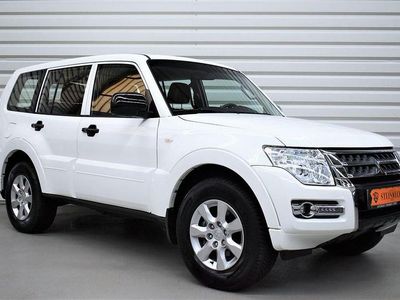 Weiß Gebraucht 2016 Mitsubishi Pajero SUV | 34.990 €