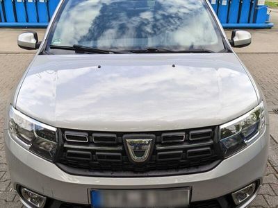gebraucht Dacia Logan MCV 1.0 SCe, 73 PS, silber-metalic, BJ 2018, 90200 km